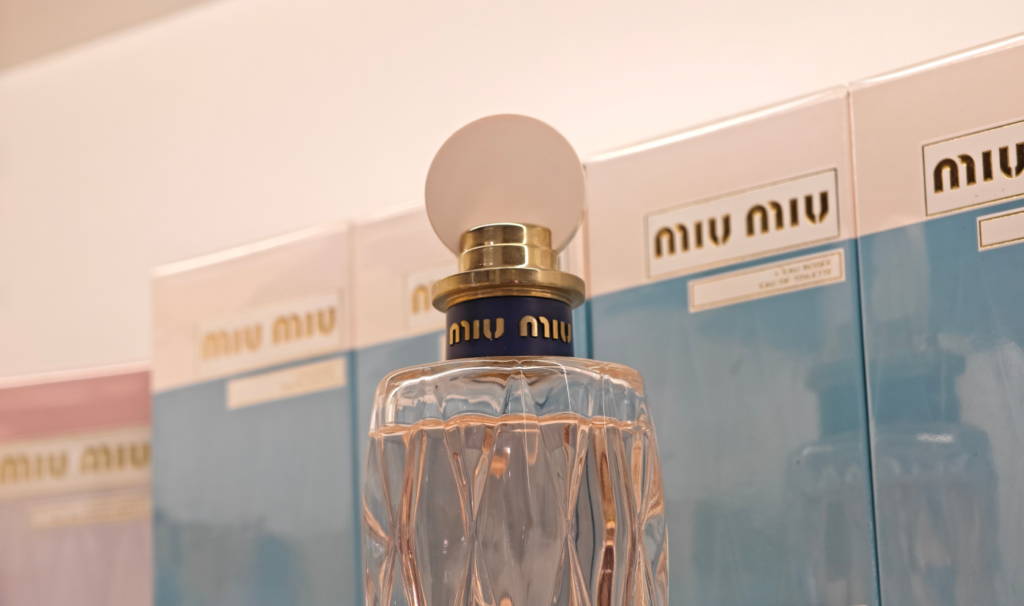 公式以外で販売されているミュウミュウ香水を探す