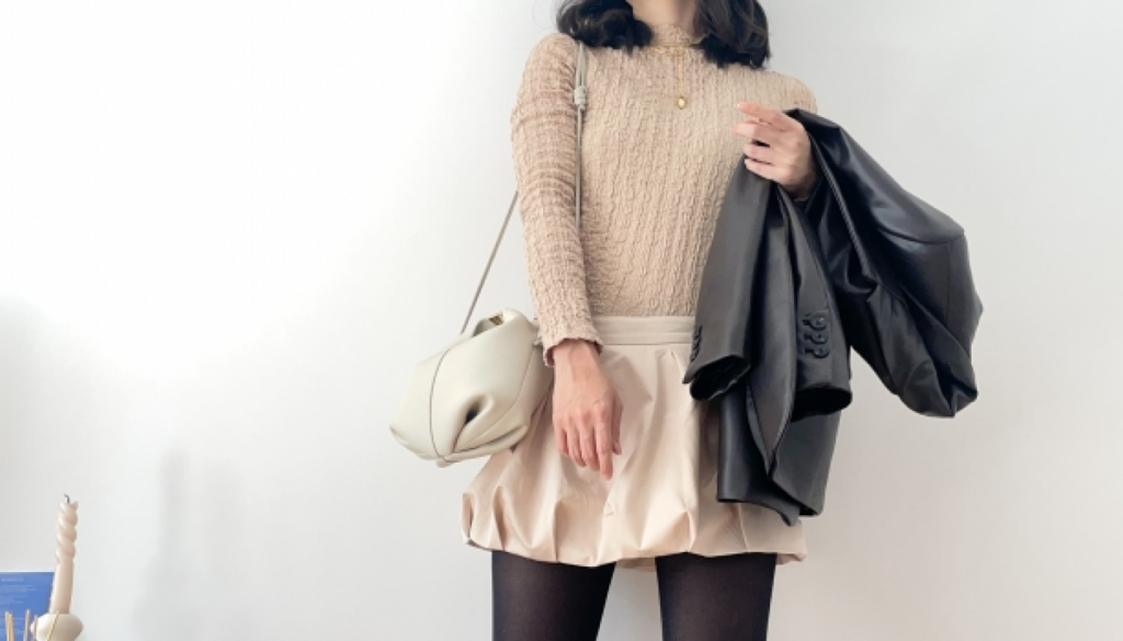 普段使いならシンプルな装いに合わせやすい