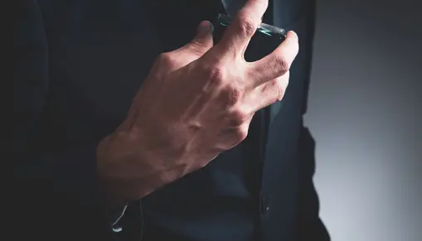色気を出したい男性