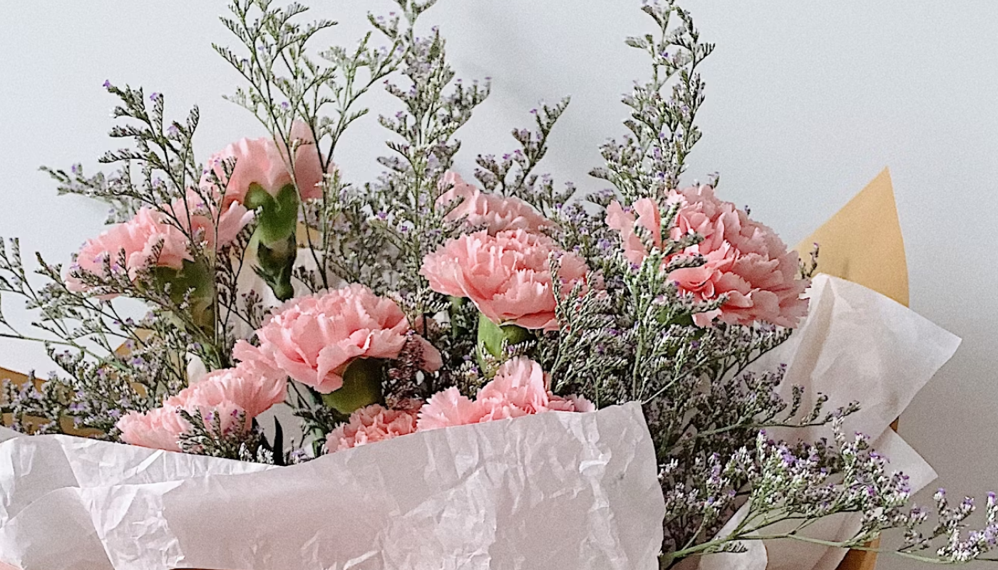 フローラル系と組み合わせて華やかさを♡