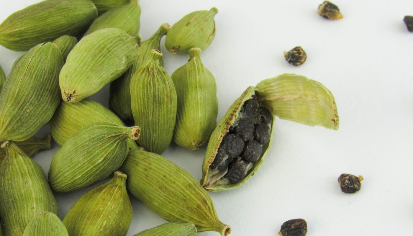 スパイシー系の香りと組み合わせて色気をプラス♡