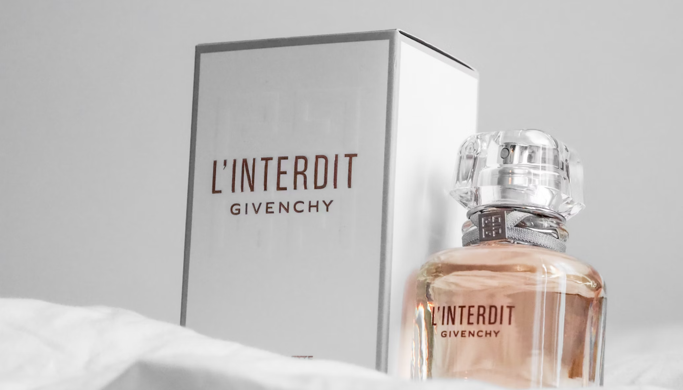 オードリーのために調香されたのが「L'INTERDIT」（ランテルディ）