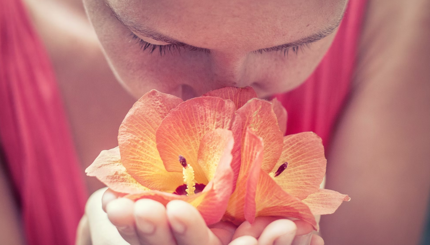 ②嫌味のない自然な香りかどうか