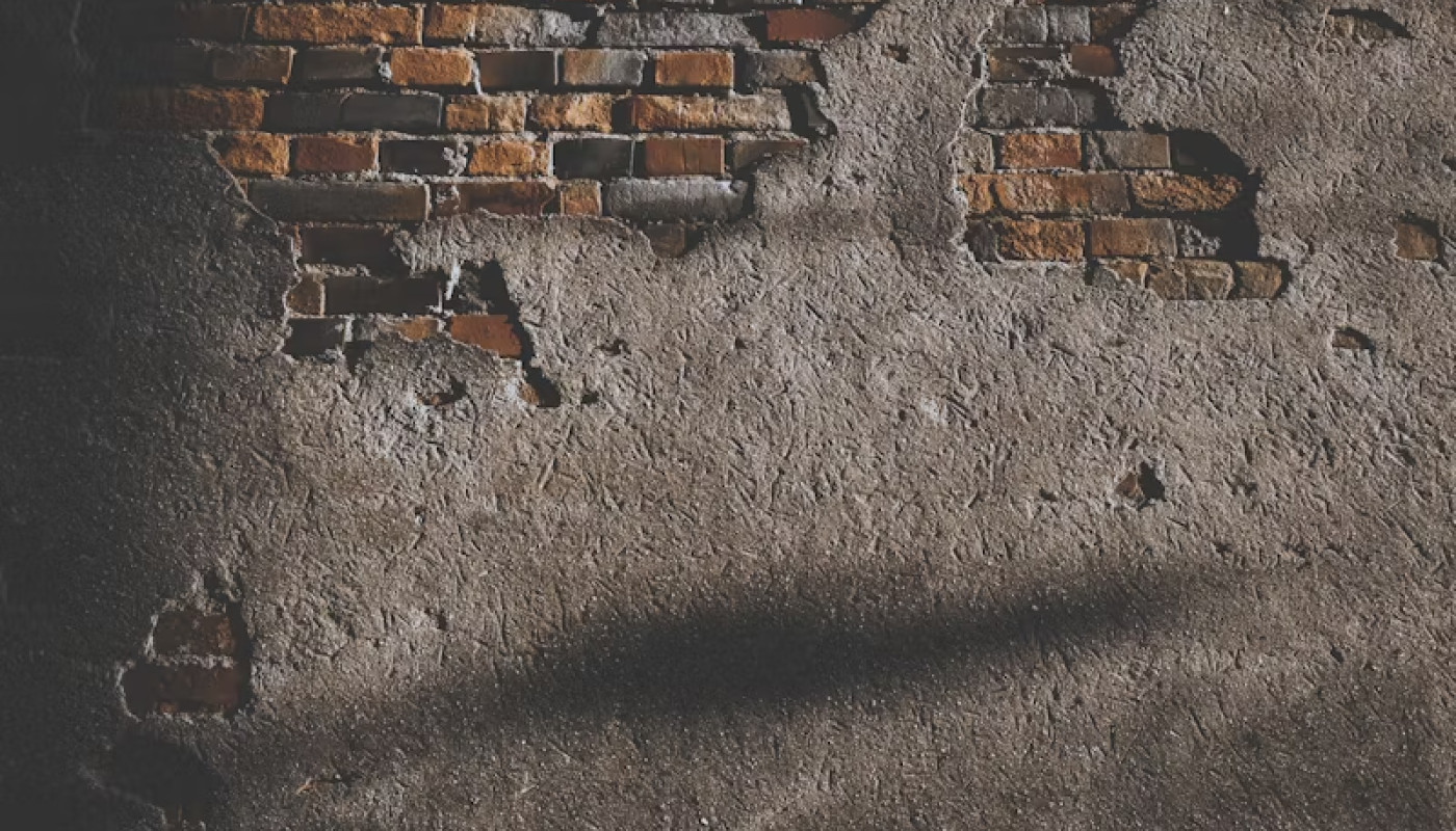 壁や天井についたニオイを消臭・防臭してくれる