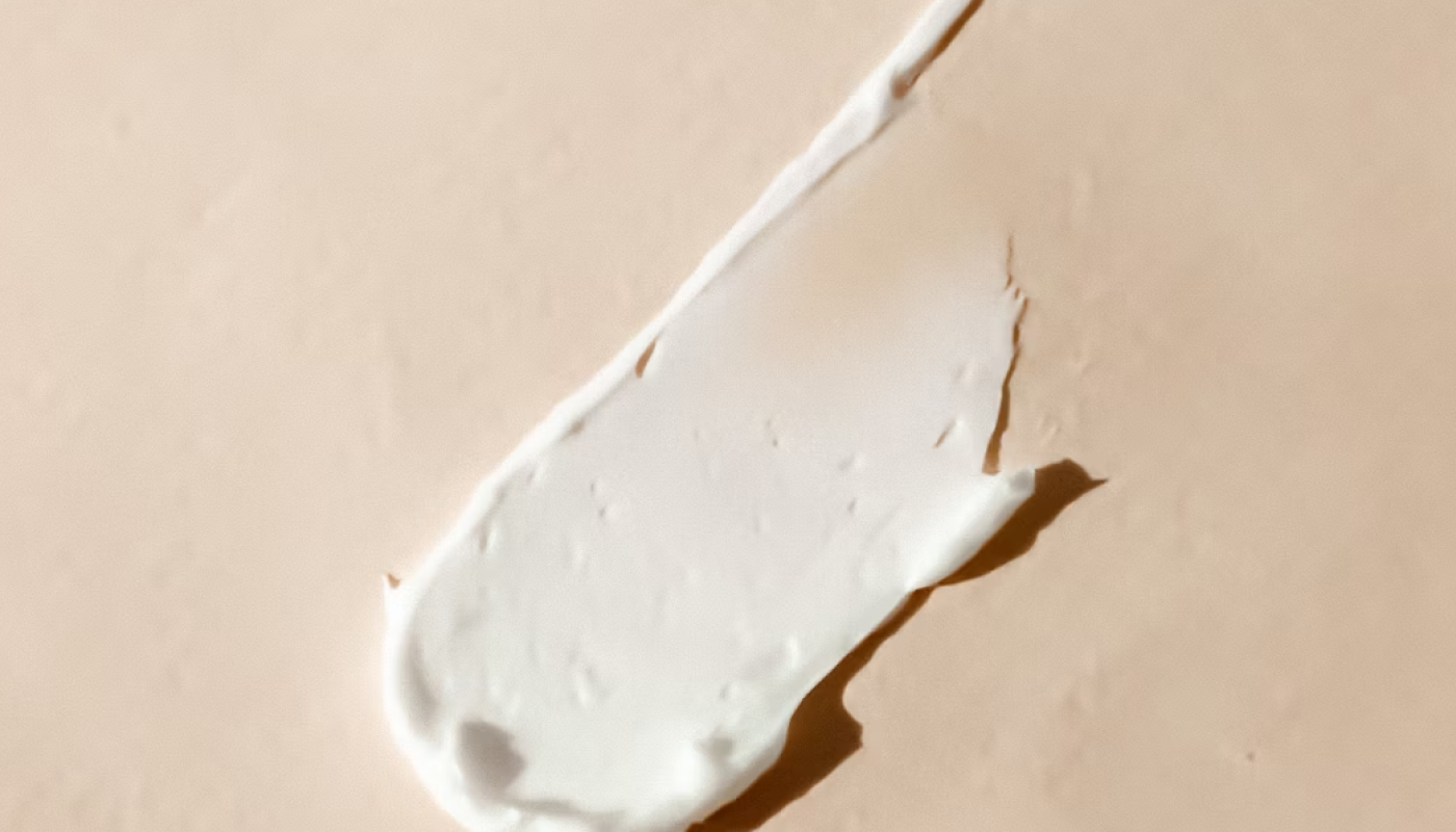 魅力①固めのテクスチャーで保湿力◎