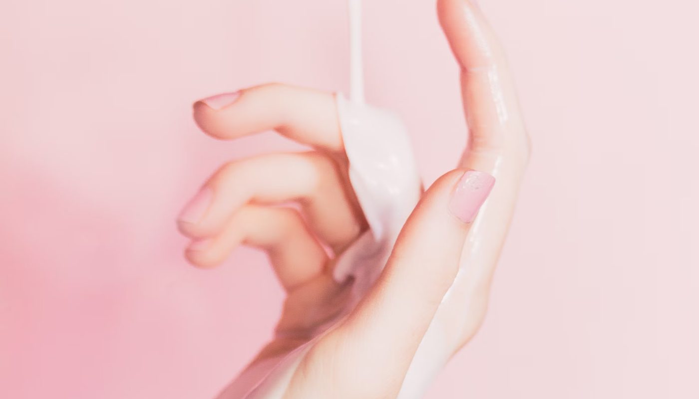 保湿クリームと乳液の違いは？