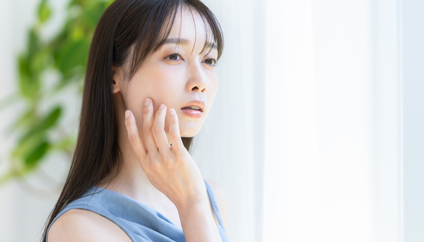 メイクの上から日焼け止めを塗るには？