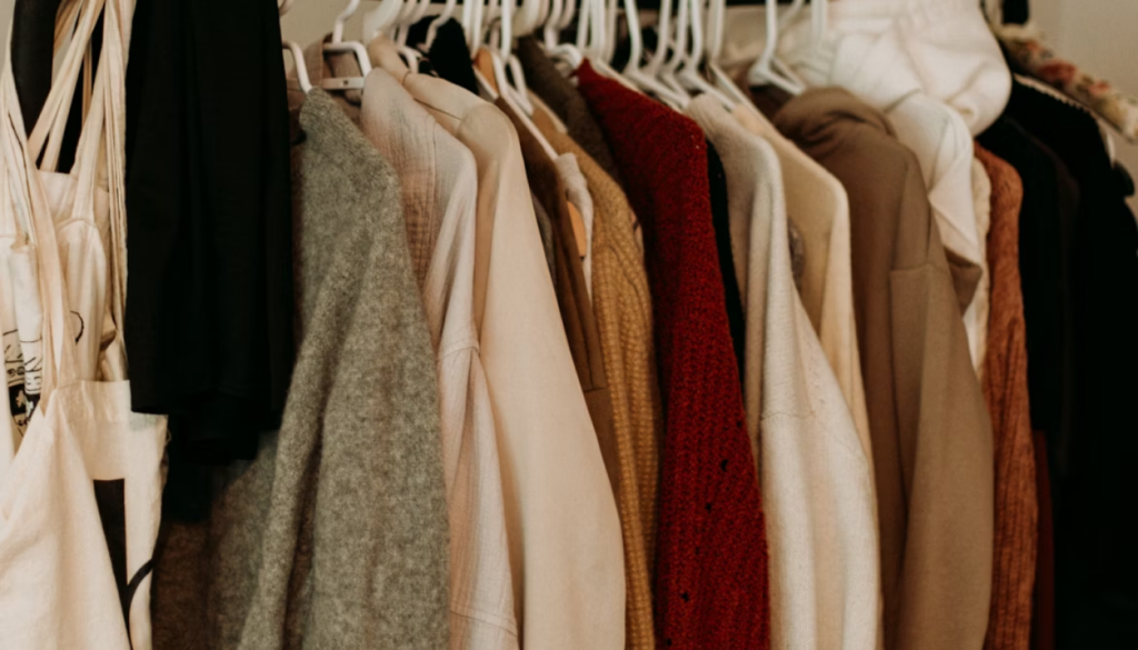 服についた香水の匂いを消す方法は？