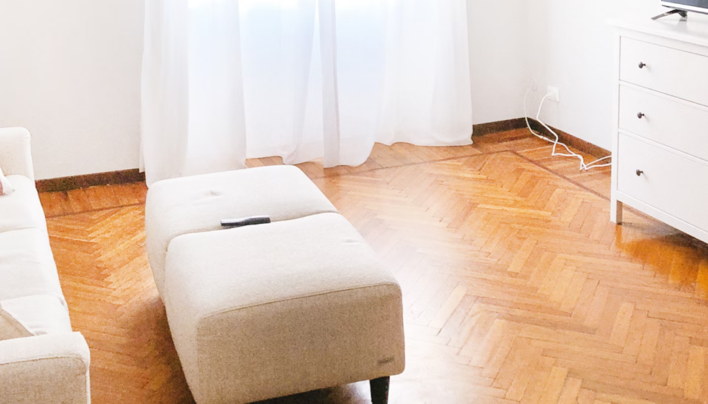 部屋についた香水の匂いを消す方法は？