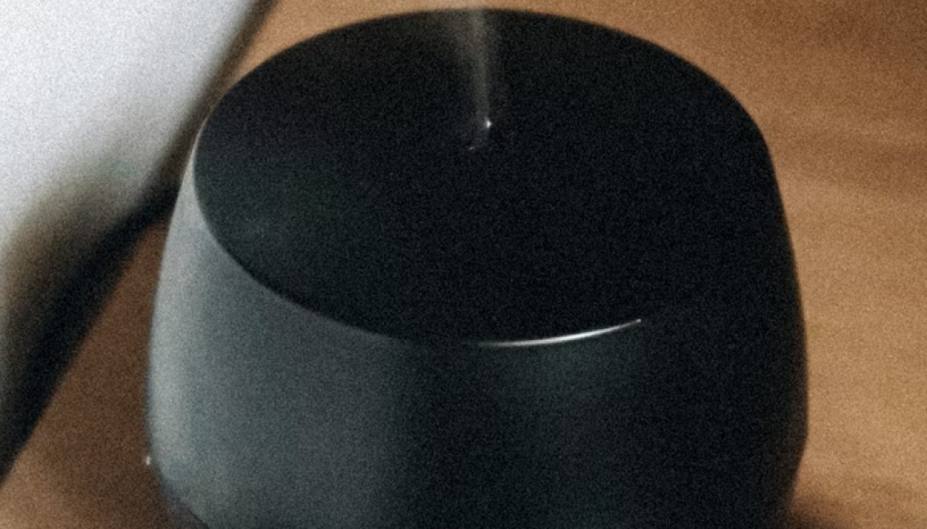 定期的なお手入れとアロマウォーターで加湿器の嫌な臭いとはおさらば！