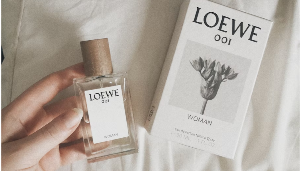 ロエベの香水とそれを愛用している芸能人をご紹介