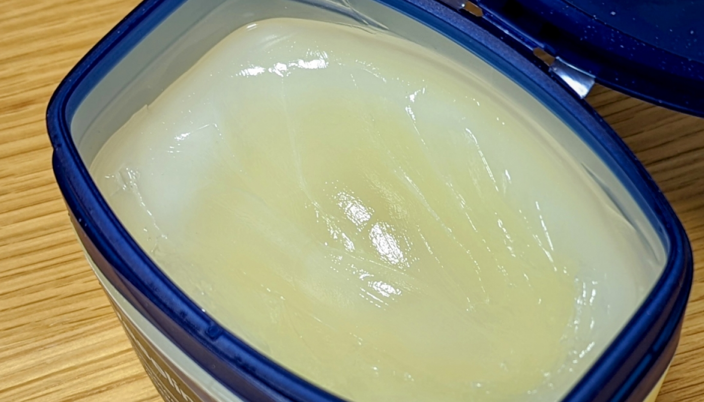 ヘアオイルの代用品⑧ワセリン