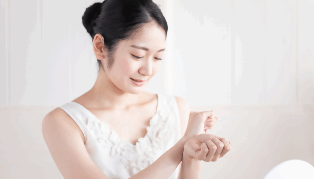 手首につけたあとにこすらない