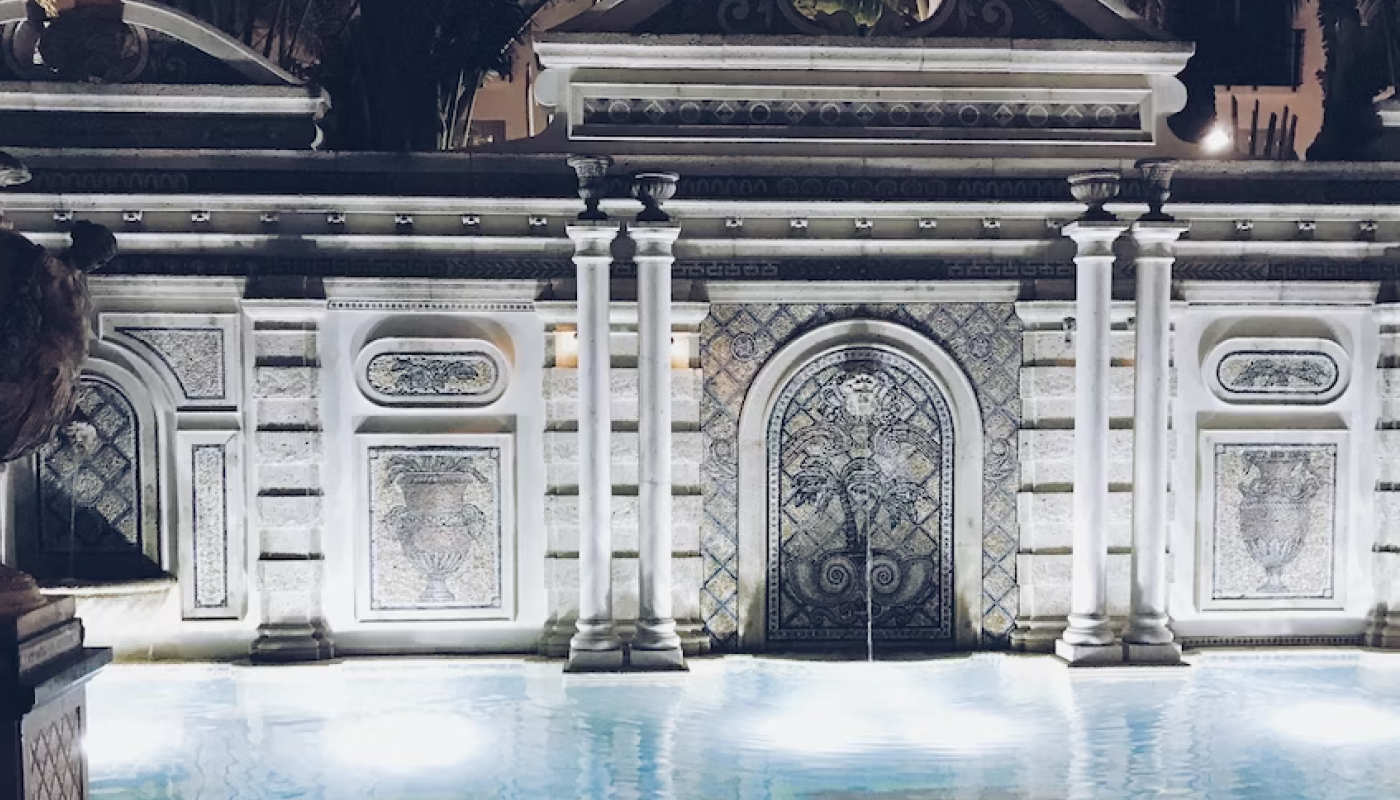 男女ウケ抜群のVERSACE（ヴェルサーチ）香水の虜になること間違いなし♡