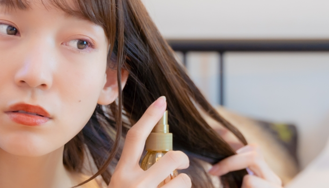 ヘアミストの効果的な使い方ポイント①髪の内側と外側両方につける