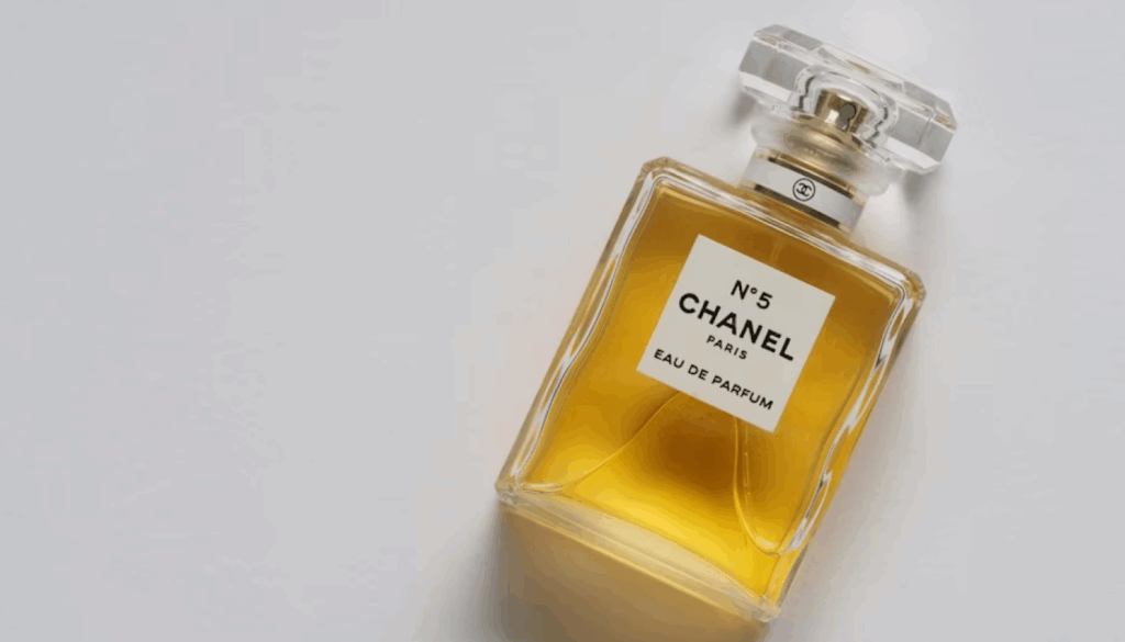 マリリン・モンローが愛用した香水は「シャネル N°5」