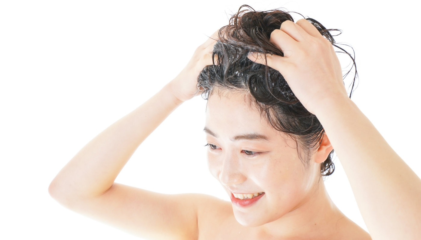 ステップ④頭皮を揉みこむように洗う