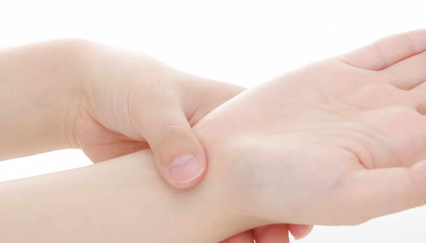 便利なポンプ式ハンドクリームで日常的にハンドケアを