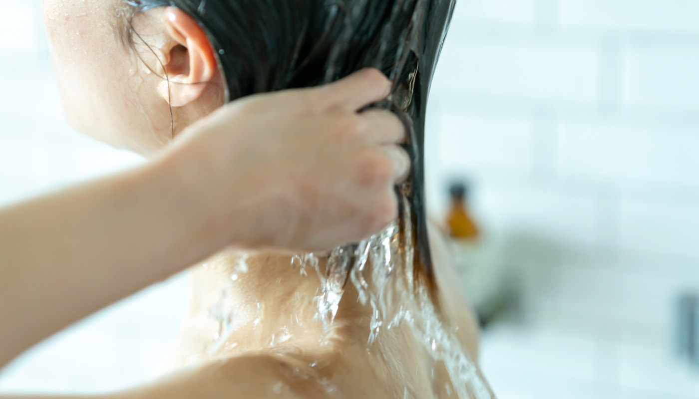 シャンプー後に水気をしっかり取る