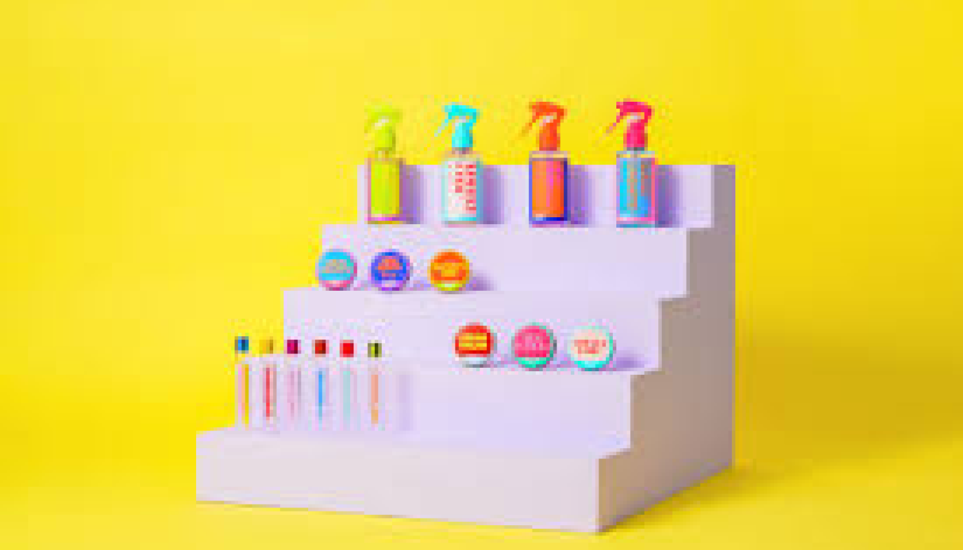日焼け止めと香水のような香りを兼ね備えた香るUVミスト「Lavons Holic」に注目!