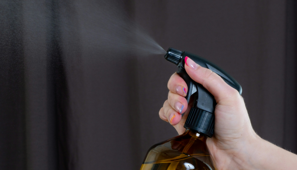 フレグランススプレーと香水の違いは?